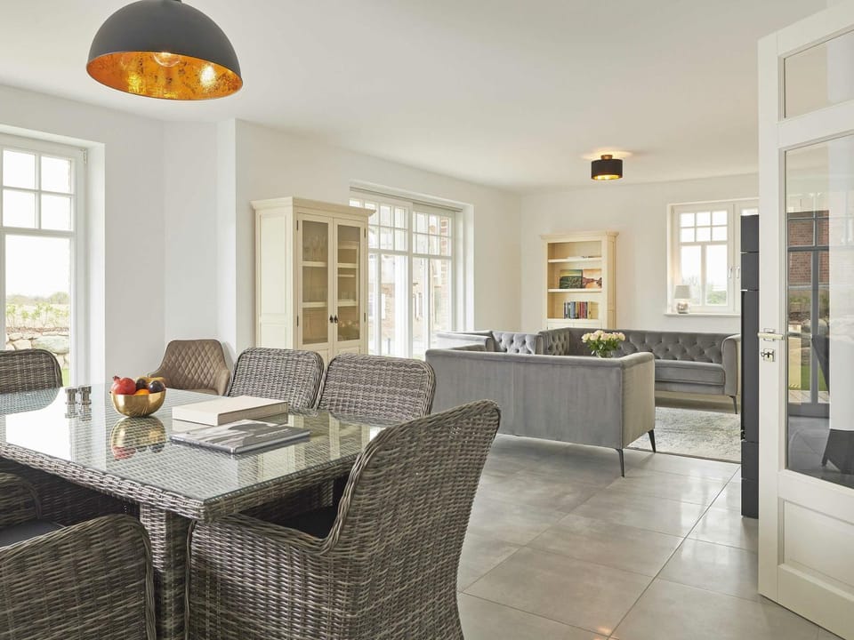 Living room, Seating area, Dining area