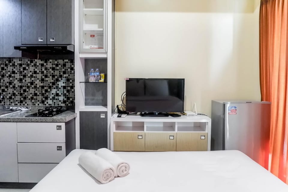 Relaxing Studio Apartment at Tamansari Papilio By Travelio Apartment in Surabaya