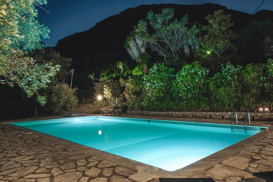 Swimming pool, Swimming pool