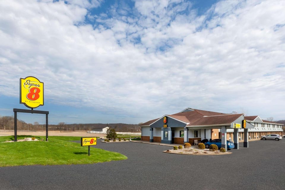 Property building, Day, On site, Time of day