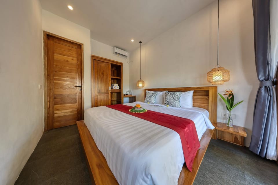 Bed, Photo of the whole room, Bedroom, towels, wardrobe, air conditioner