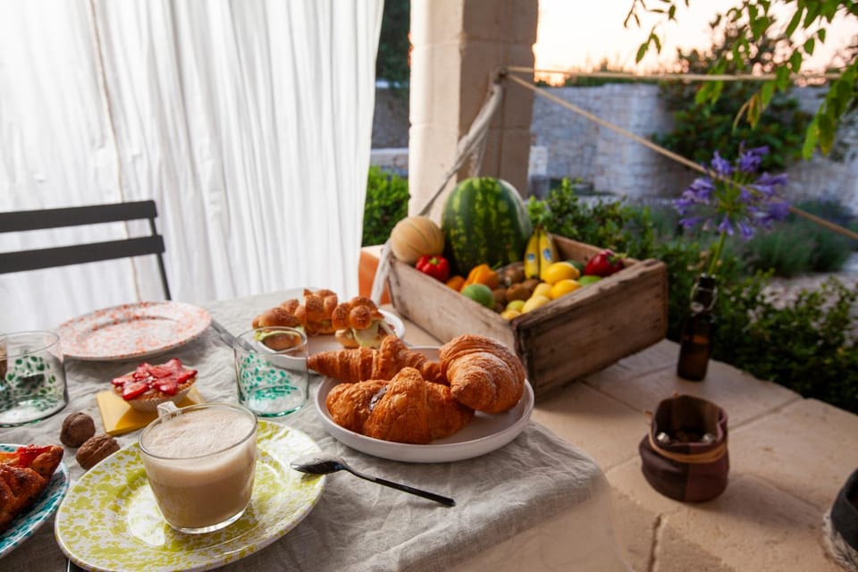 Patio, Kitchen or kitchenette, Food and drinks, Food, Breakfast, Continental breakfast, Buffet breakfast, Lunch, Dinner