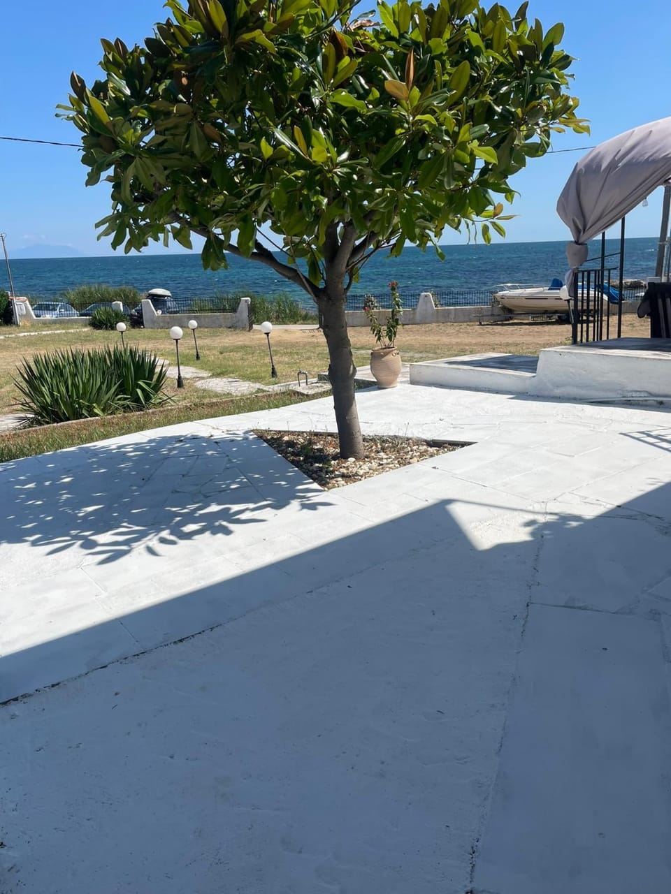 SAINT IOANNIS APARTMENTS ON THE BEACH House in Decentralized Administration of Macedonia and Thrace