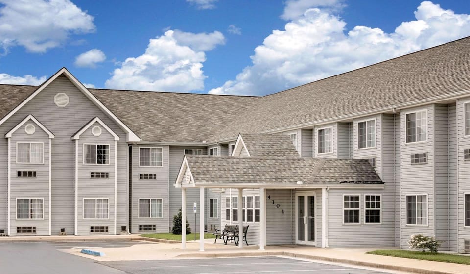 Property building, Day, On site, Time of day