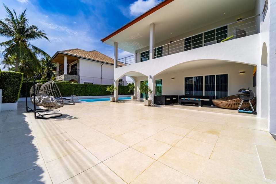 Modern 4 Bedroom Pool Villa in Good Location VY Villa in Nong Kae