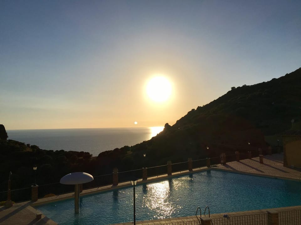 Pool view, Swimming pool, Sunset