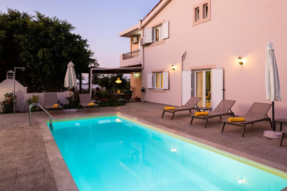 Swimming pool, Swimming pool