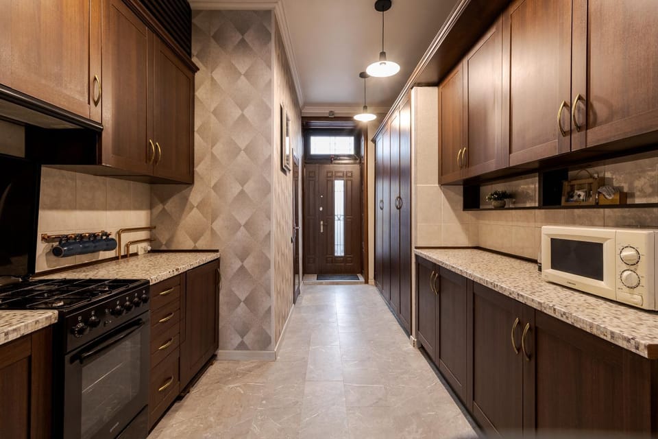 Kitchen or kitchenette, oven, pet friendly, stove