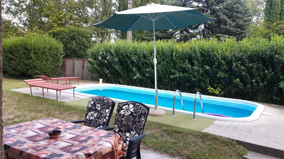 Pool view, Swimming pool