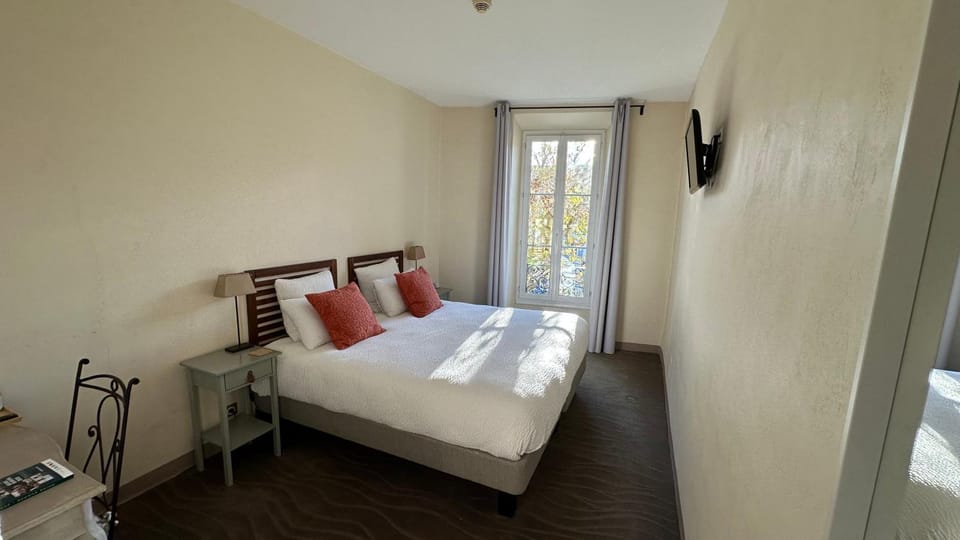 Bed, TV and multimedia, Coffee/tea facilities, Bedroom, wardrobe, air conditioner