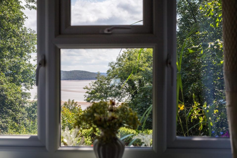 Sunrise Cottage, quaint and comfy by the Lake District House in England
