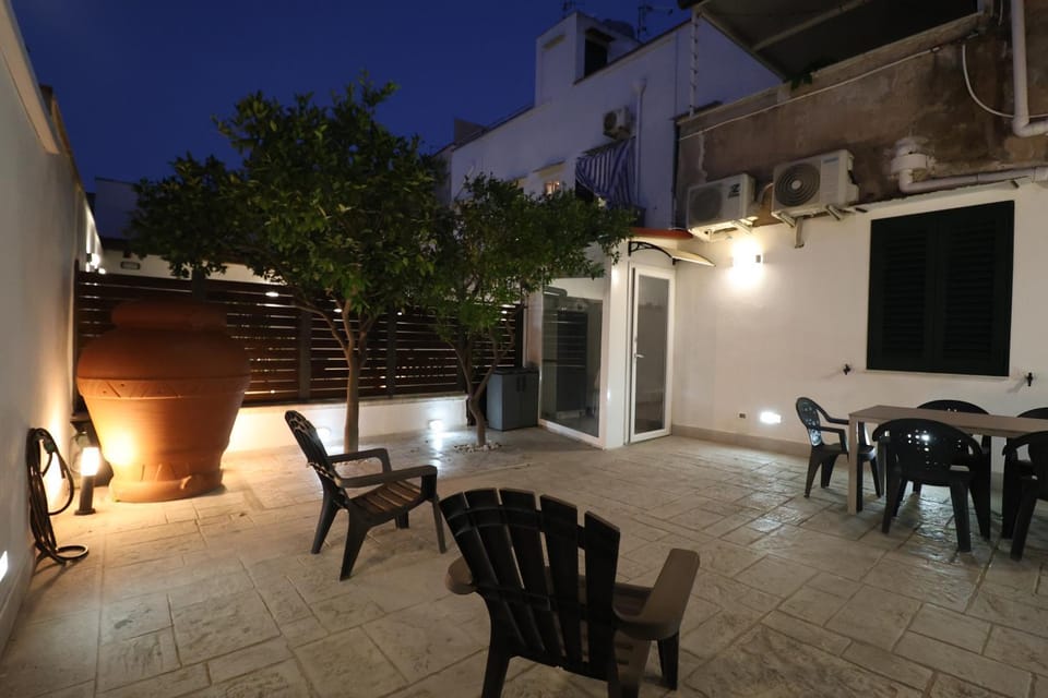 Patio, Night