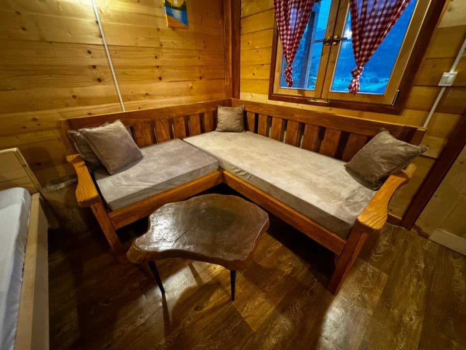 Lagano Mountain Retreat - Via Ferrata & Restaurant Country House in Montenegro