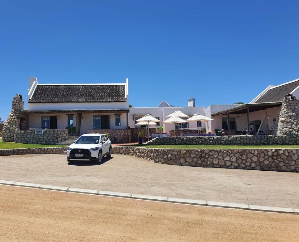 Property building, Day, Parking