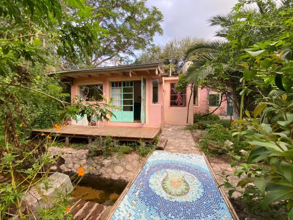casasomosamor House in San Marcos Sierras