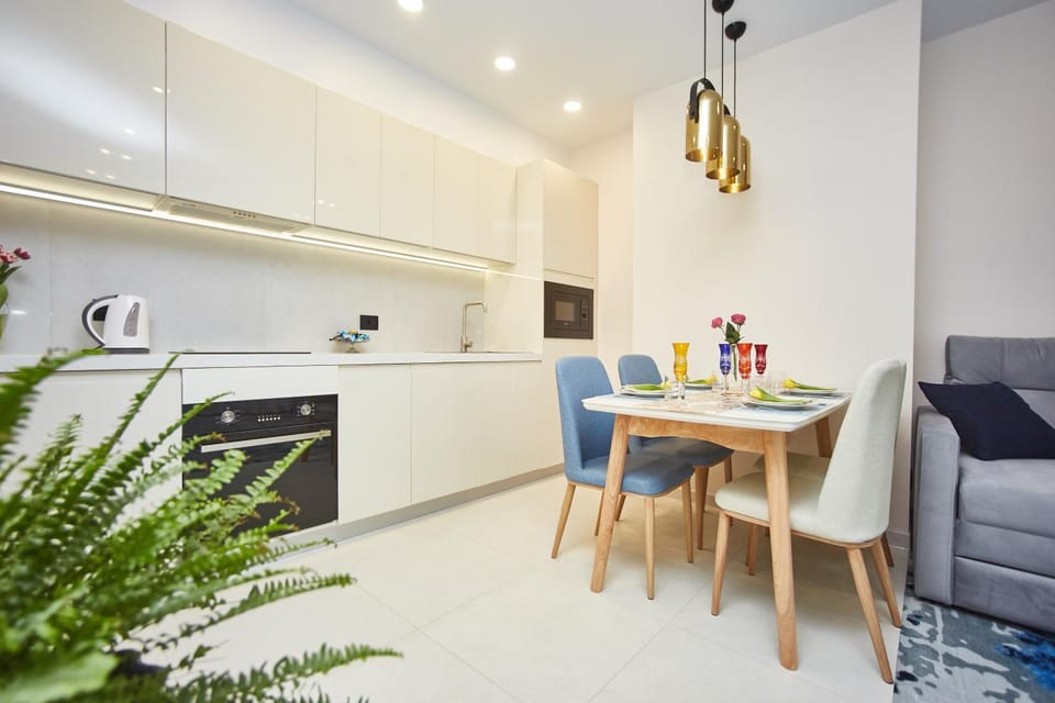 Kitchen or kitchenette, Communal kitchen