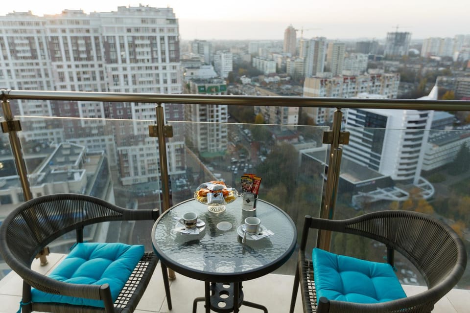 Balcony/Terrace, City view, City view, Street view
