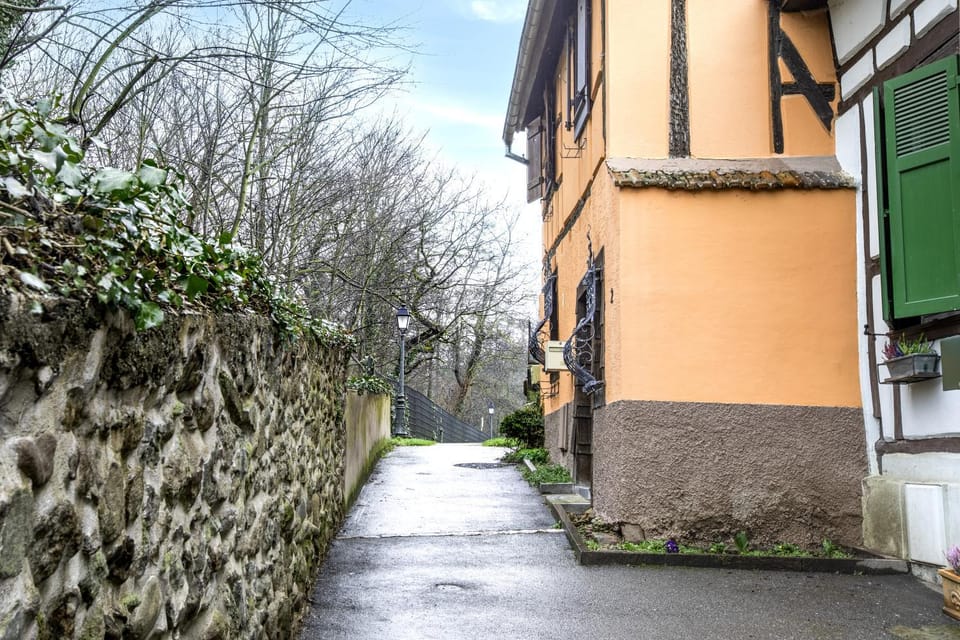 Property building, Street view