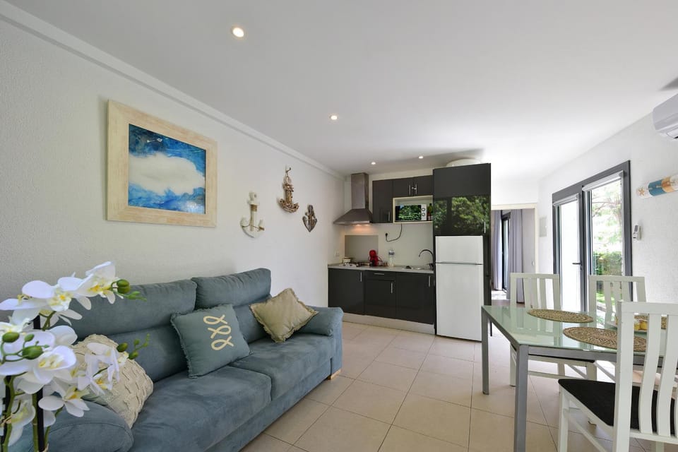 Apartamento luminoso en el centro de CADAQUÉS Apartment in Cadaqués