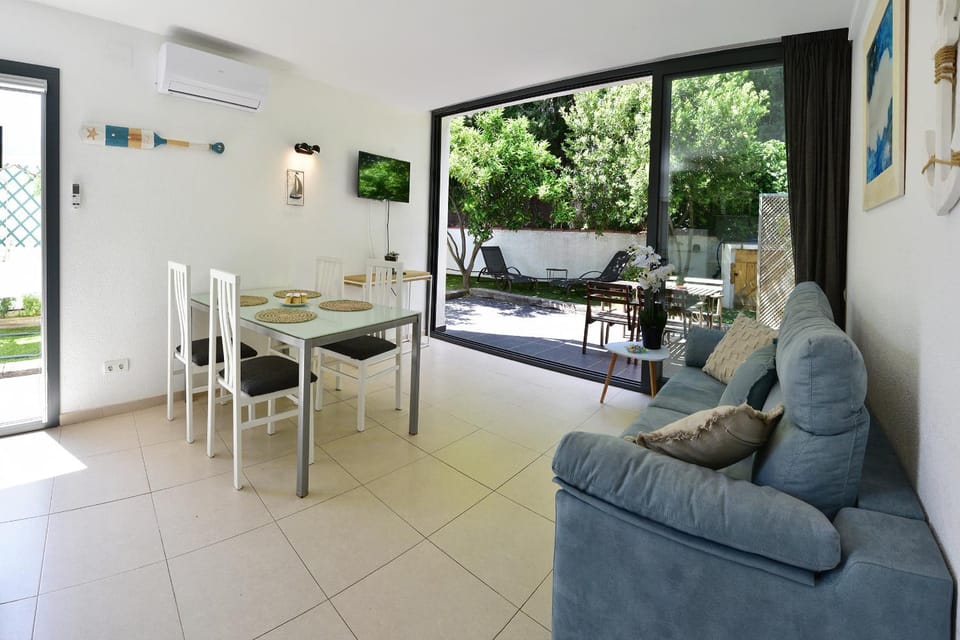 Apartamento luminoso en el centro de CADAQUÉS Apartment in Cadaqués