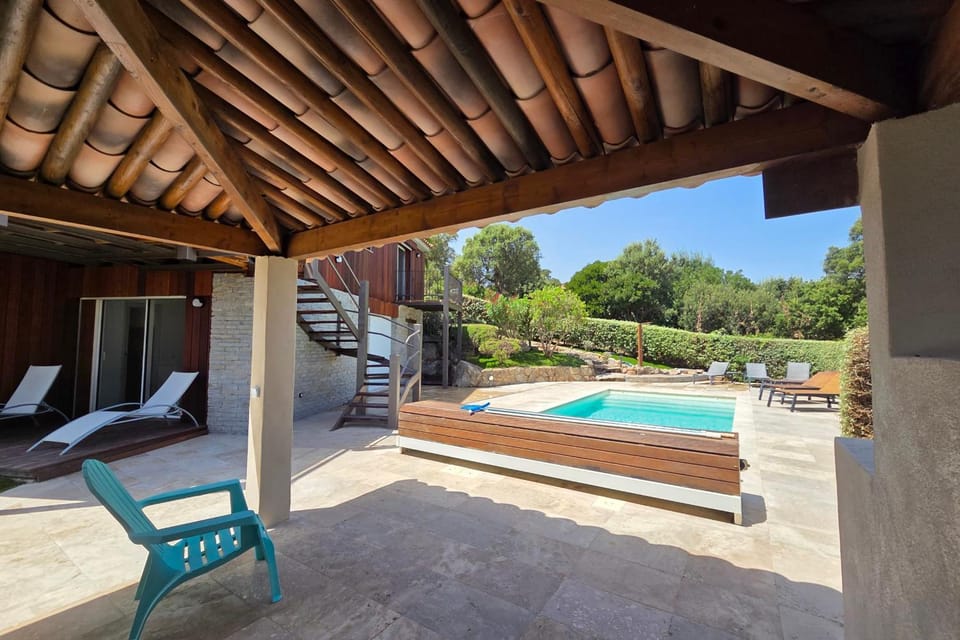 CASA FUNTA - villa T5 - vue mer- piscine Villa in Zonza