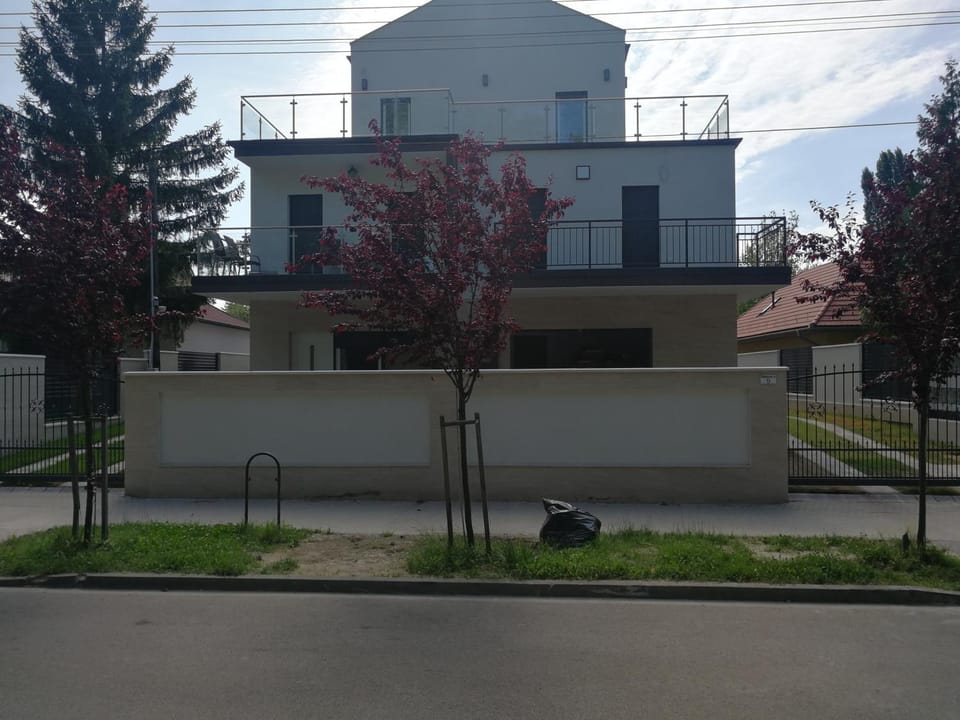 Property building, Facade/entrance