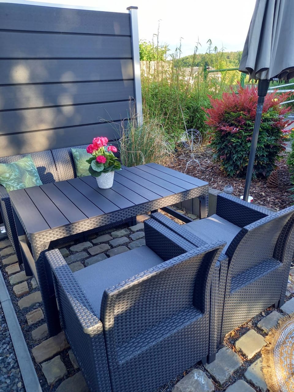 Balcony/Terrace, Dining area, Garden view