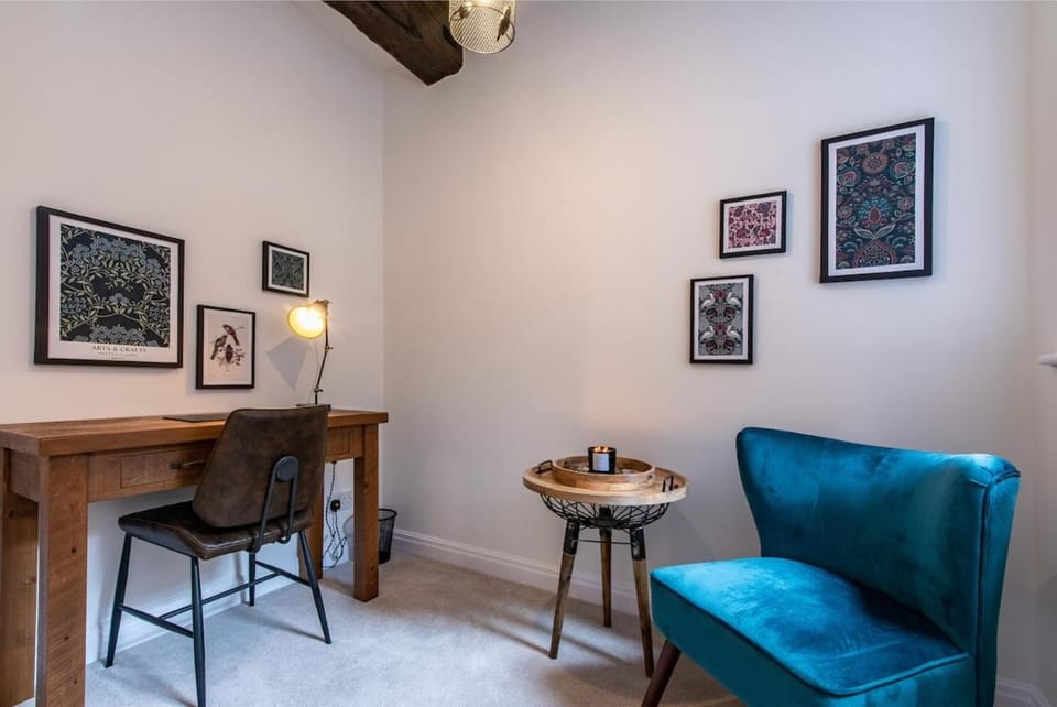 Chester Racecourse Views, Townhouse with Parking Bed and Breakfast in Chester