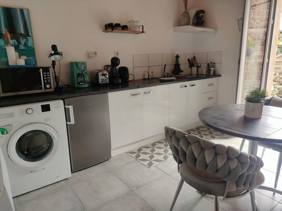 La Suite 27 bis, maison de charme avec terrasse, proche gare et centre Apartment in Brittany