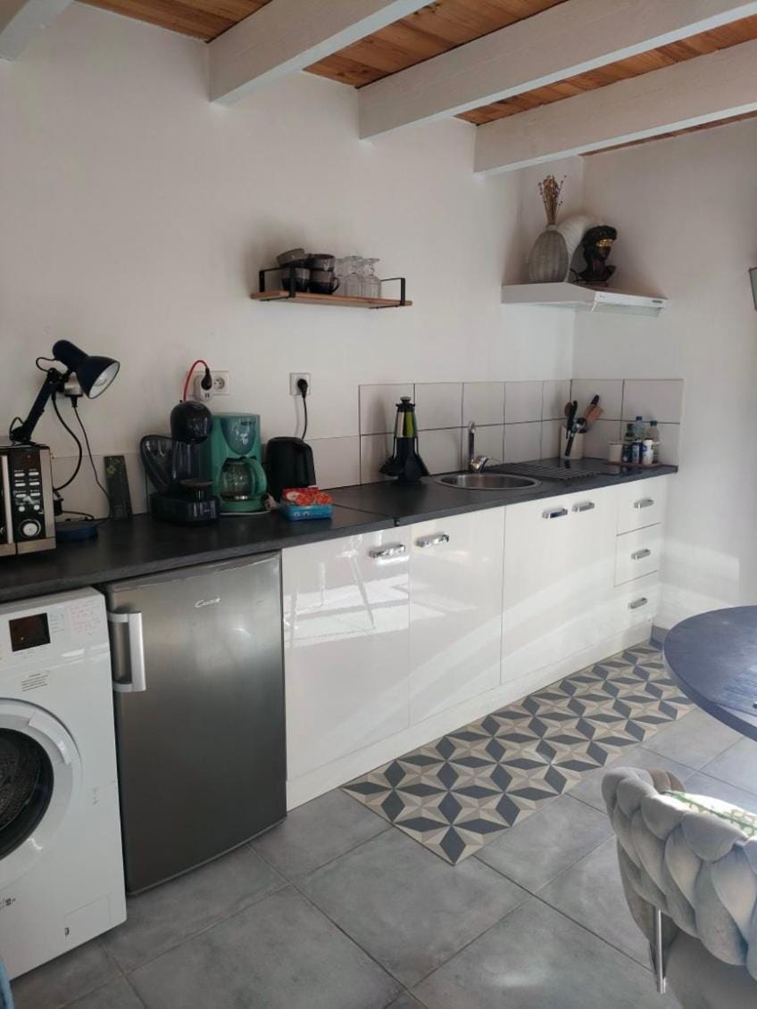 La Suite 27 bis, maison indépendante avec terrasse, proche gare et centre Apartment in Brittany