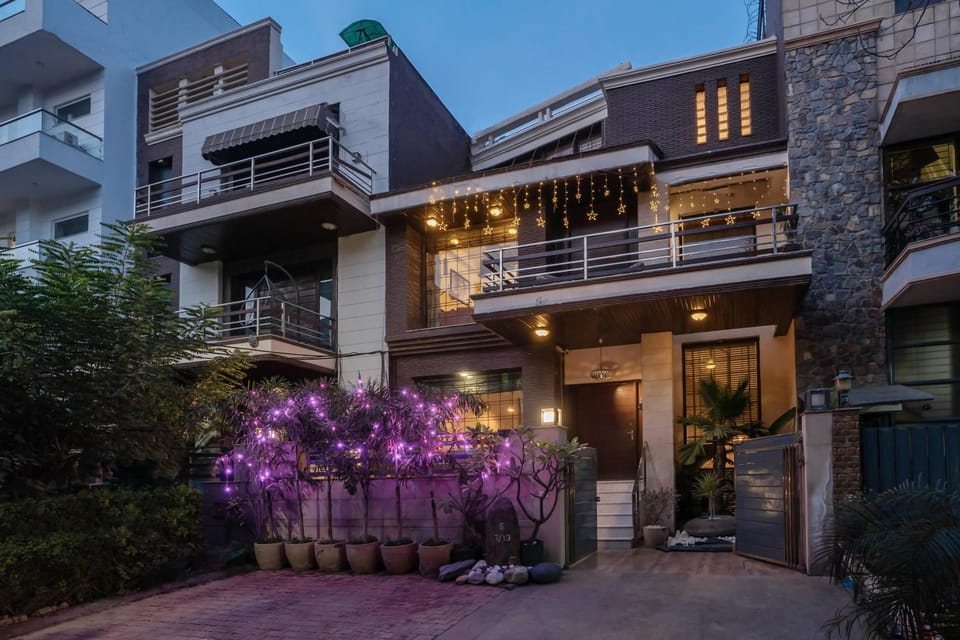 Property building, Day, Garden, Garden view