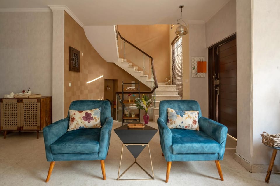Living room, Seating area