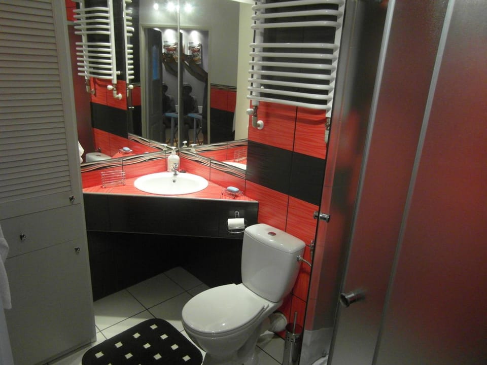 Shower, Toilet, Bathroom