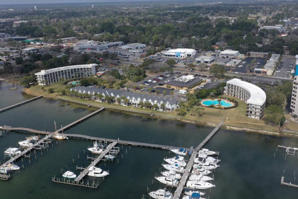 Pirates Bay Condominiums Unit 302A House in Fort Walton Beach