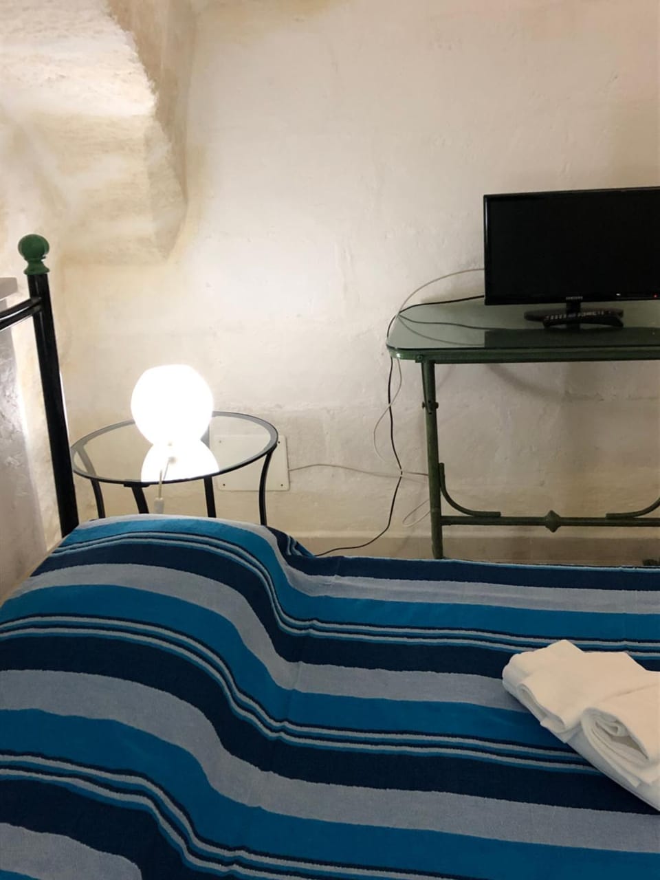 Bed, TV and multimedia