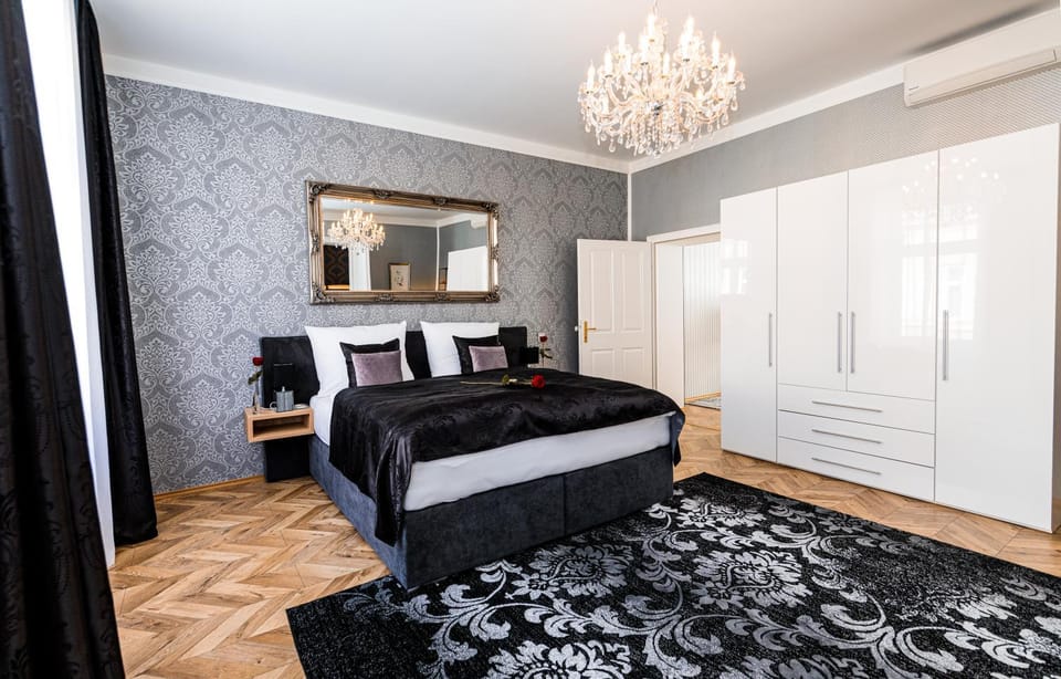 Bed, Photo of the whole room, Bedroom, wardrobe, air conditioner