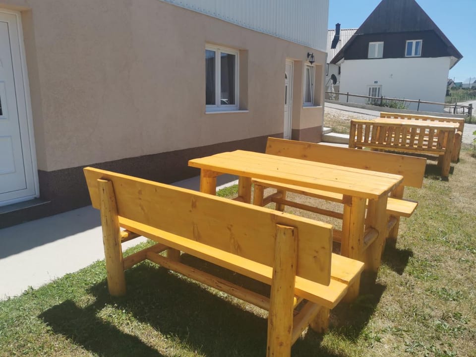 Apartmani Momčilo Apartment in Montenegro