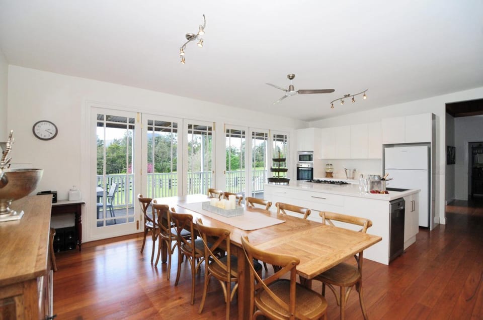 Rivermist Luxury 6 bedrooms and 6 bathrooms House in Kangaroo Valley