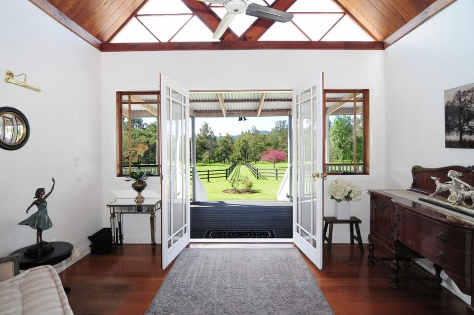 Rivermist Luxury 6 bedrooms and 6 bathrooms House in Kangaroo Valley