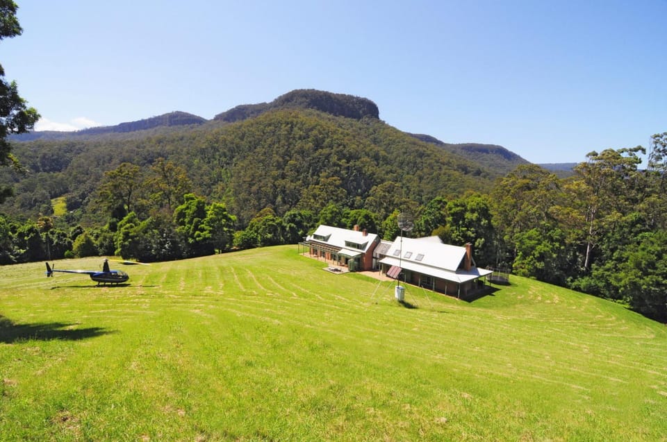 Yeola Lush location with river access House in Budderoo