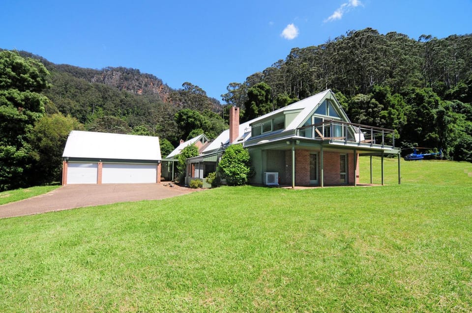 Yeola Lush location with river access House in Budderoo