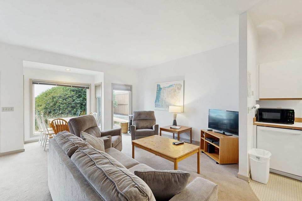 Beach Loop Condo #1 - North Unit Apartment in Oregon
