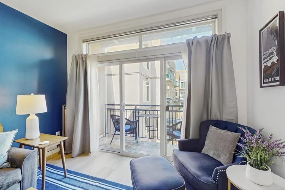 Sapphire of Belltown Court Apartment in Belltown