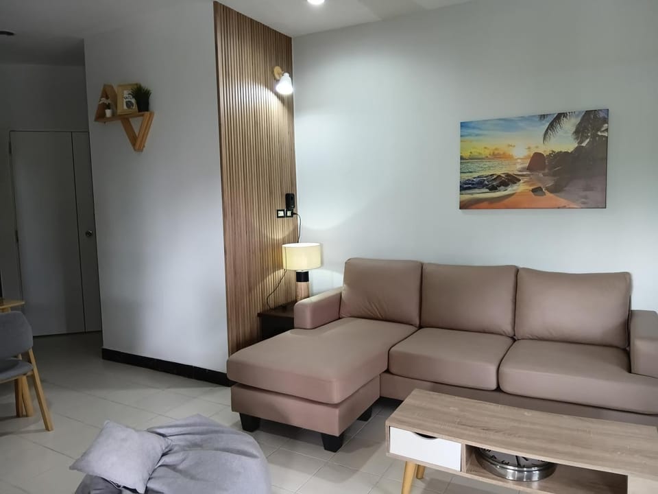 2BR Villa near Bangtao beach , Tesco & MMA Bed and Breakfast in Choeng Thale