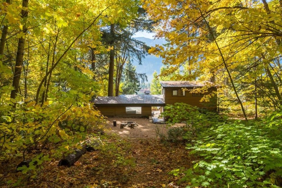 Vista View Chalet - 2 Bed 1 Bath Vacation home in Lake Wenatchee House in Telma