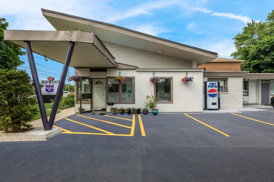 Property building, Day, Parking