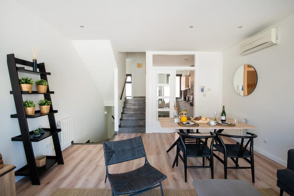 Petit Luxe Tobella Dreta Apartment in Terrassa