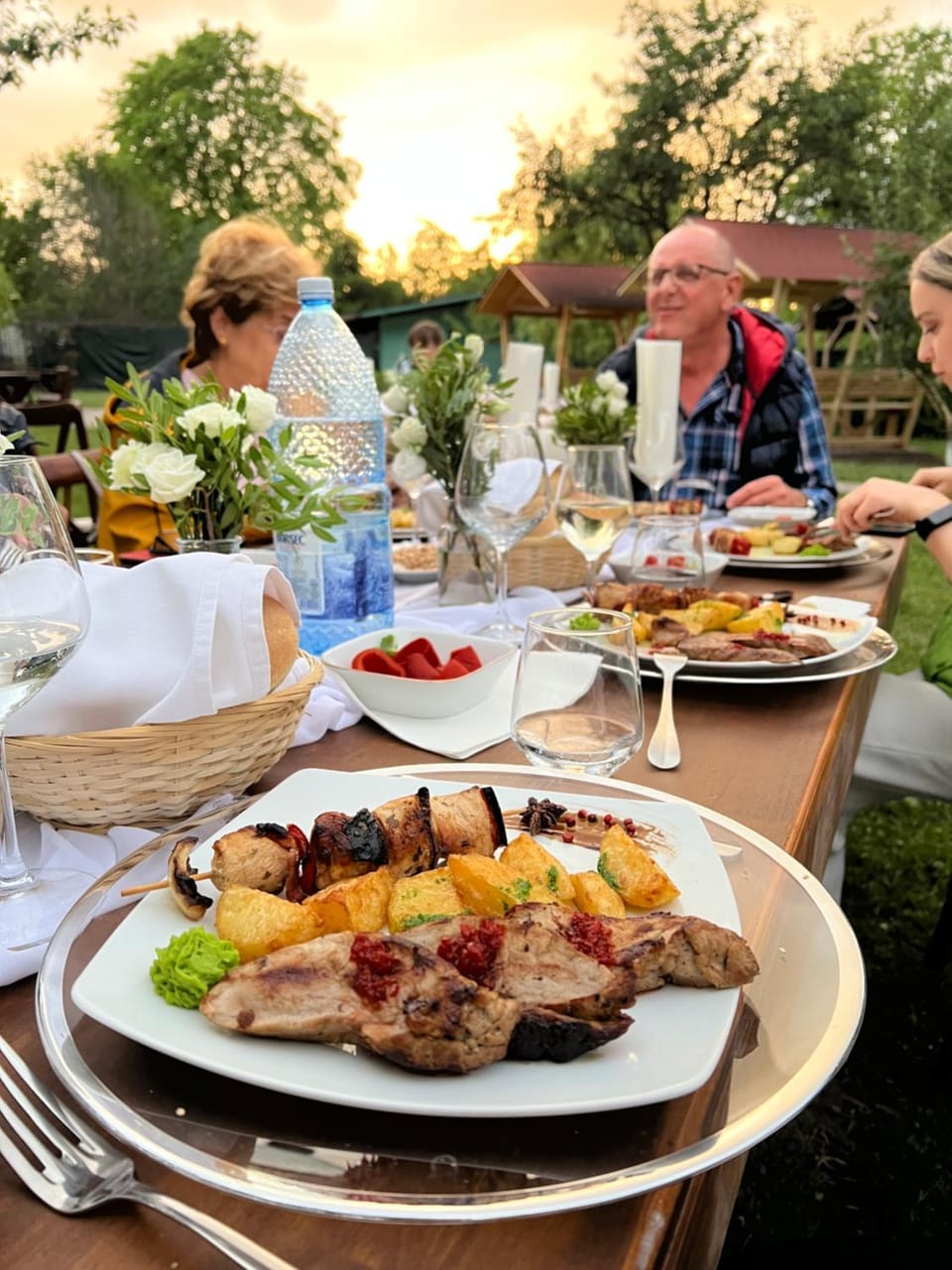 Food, Drinks, group of guests