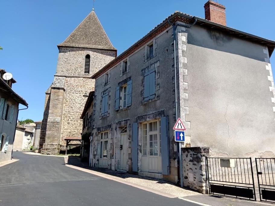 La Poste Saulgond House in Nouvelle-Aquitaine