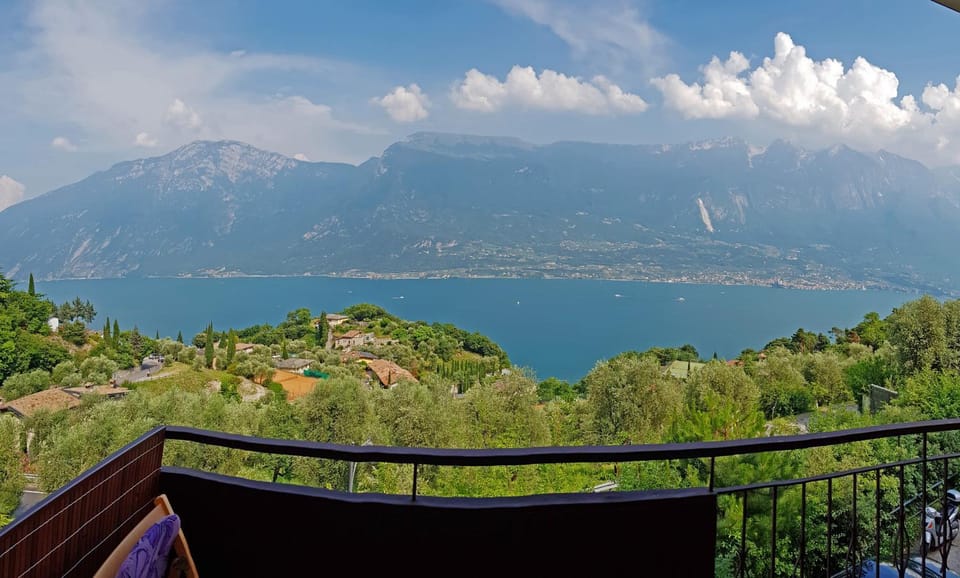 View (from property/room), Balcony/Terrace, Lake view
